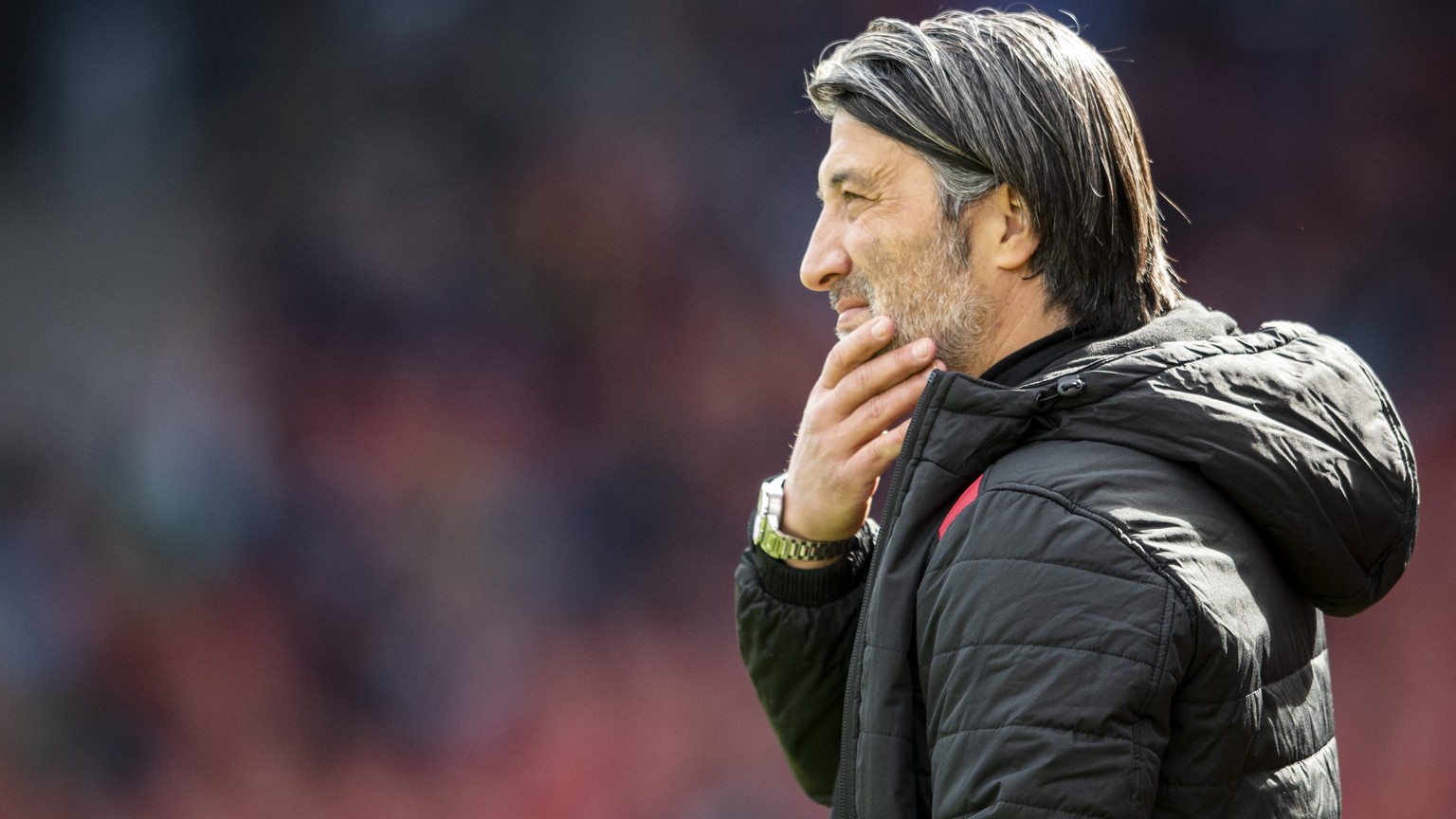 Sions Trainer Murat Yakin reagiert im Fussball Meisterschaftsspiel der Super League zwischen dem FC Zuerich und dem FC Sion im Letzigrund, am Sonntag, 28. April 2019 in Zuerich. (KEYSTONE/Ennio Leanza ...