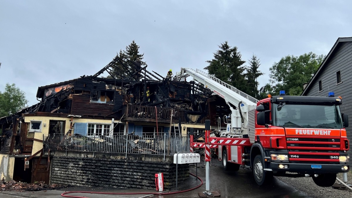 Eine-Person-nach-Hausbrand-in-Dietschwil-SG-tot-aufgefunden