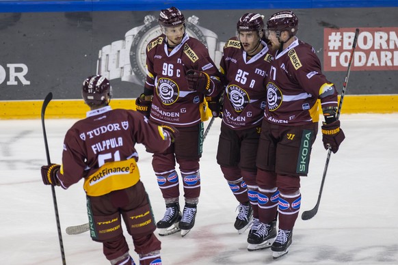 Les joueurs genevois laissent eclater leur joie, lors du match du championnat suisse de hockey sur glace de National League LNA, entre le Geneve Servette HC et le SC Rapperswil-Jona Lakers, ce vendred ...