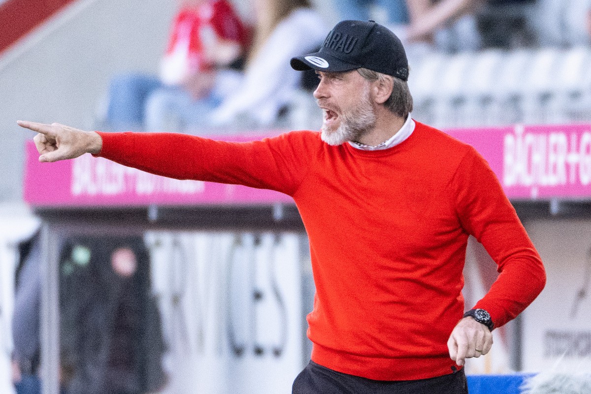 Der Aarauer Trainer Stephan Keller im Fussball Meisterschaftsspiel der Challenge League zwischen dem FC Thun und dem FC Aarau, am Ostermontag, 18. April 2022, in der Stockhorn Arena in Thun. (KEYSTONE ...