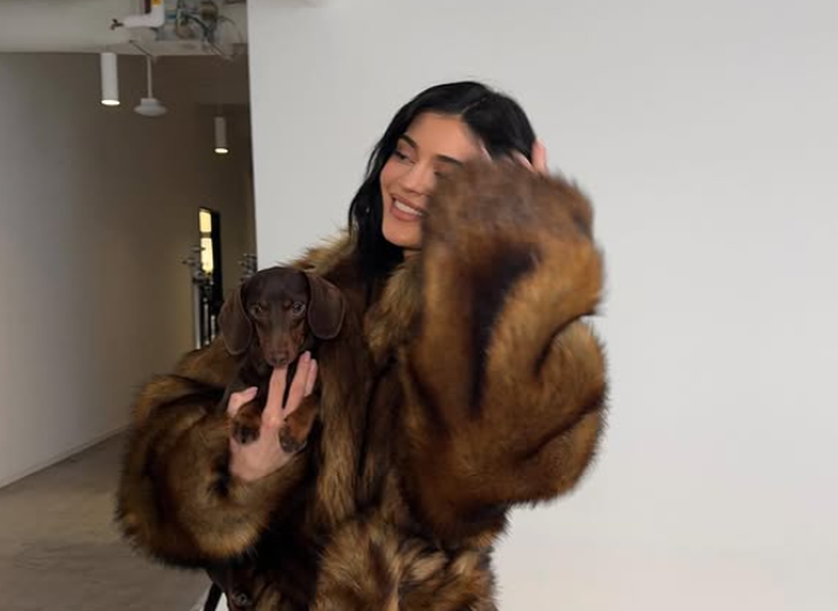 Kylie Jenner in einem Fake Fur Mantel