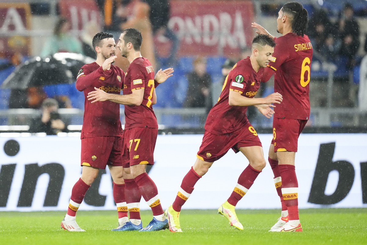 Roma's Carles Perez celebrates after scoring his side's first goal during the Europa conference league group C soccer match between Roma and Zorya Luhansk at Rome's Olympic Stadium, Thu ...