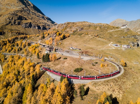 Im Panoramawagen über den Berninapass