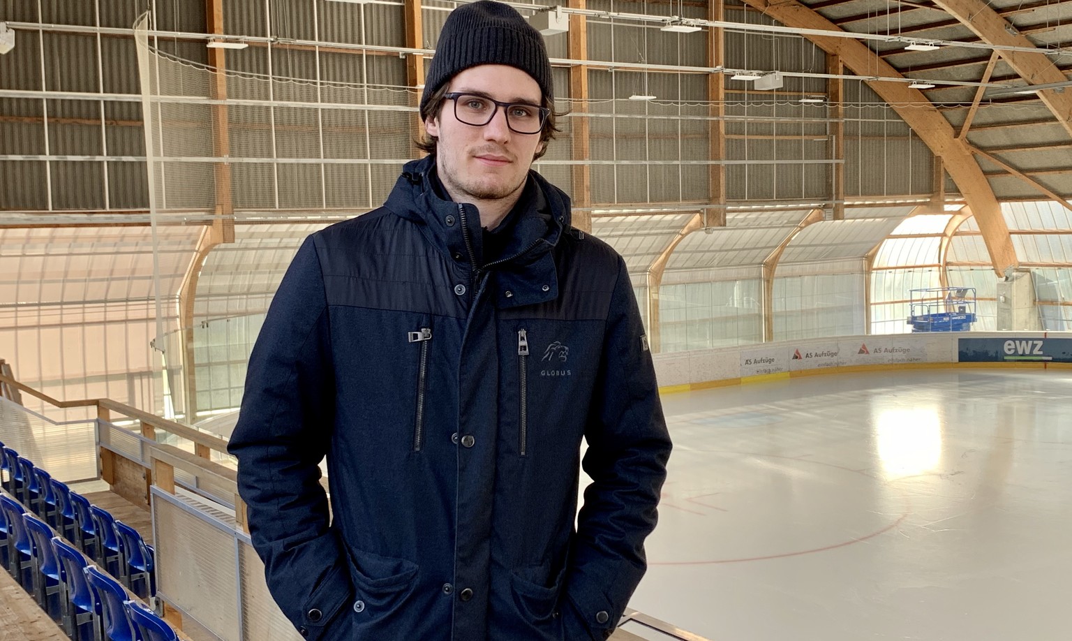 Pius Suter in der Kunsteisbahn Oerlikon, der Trainingsstätte der ZSC Lions.