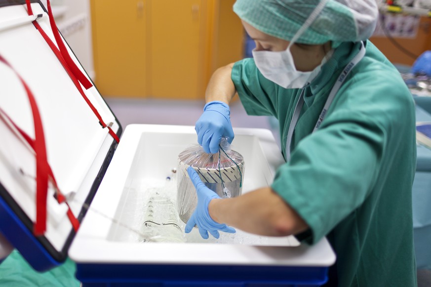 ZUR HEUTE VORGESTELLTEN KAMPAGNE DES BUNDESAMTES FUER GESUNDHEIT «REDE UEBER ORGANSPENDE» STELLEN WIR IHNEN AM DIENSTAG, 6. SEPTEMBER 2016, FOLGENDES ARCHIVBILD ZUR VERFUEGUNG - Die Box mit dem Spende ...