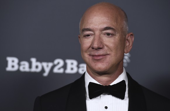 Jeff Bezos arrives at the Baby2Baby Gala at the Pacific Design Center on Saturday, Nov. 13, 2021, in West Hollywood, Calif. (Photo by Jordan Strauss/Invision/AP)
Jeff Bezos