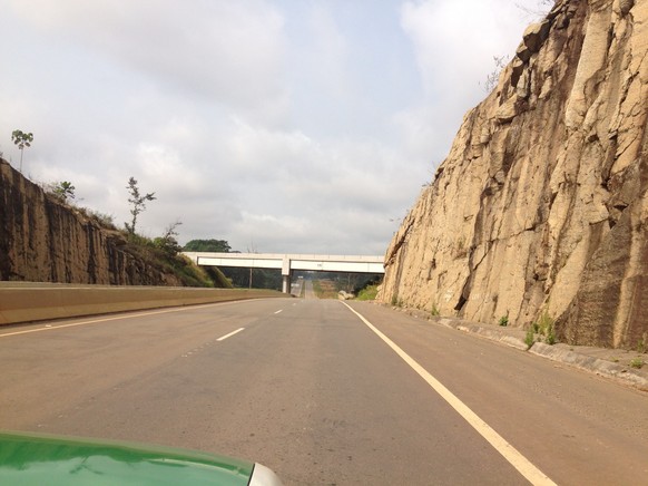 Autobahn von Mongomo Richtung Bata.