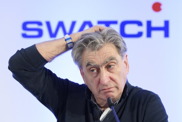 epa06602852 Nick Hayek, CEO Swatch Group, President of the Swatch Group Executive Management Board speaks during a press conference of the year 2017 final results of Swiss watch company Swatch Group,  ...