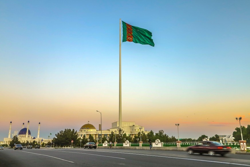 Turkmenistan the best photos from the country where no Swiss have lived since 2016.  Only Swiss watson.ch Mary Turkmenistan Turkmen national flag on flagpole square