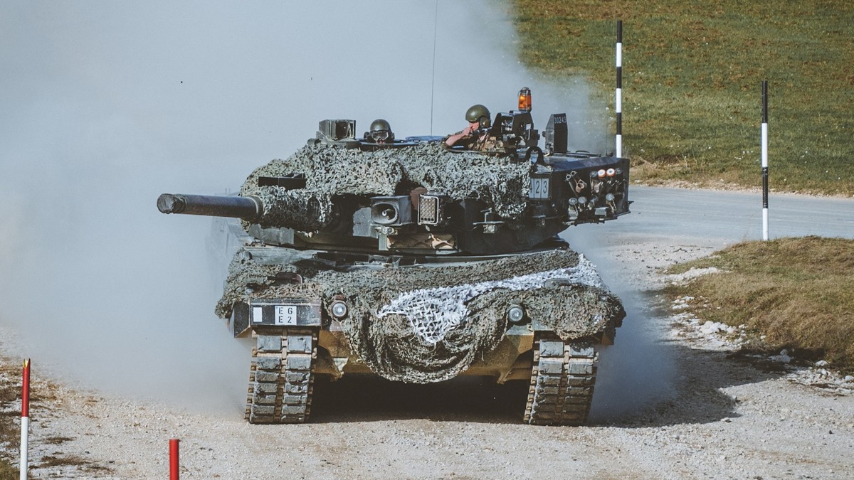 Ein Schweizer Leopard auf einer Übung.