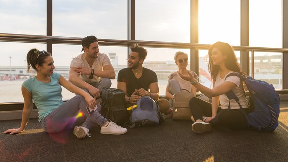 Gruppe am Flughafen