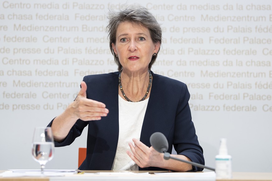 Bundesraetin Simonetta Sommaruga spricht an einer Medienkonferenz, am Mittwoch, 11. August 2021, in Bern. (KEYSTONE/Peter Schneider)
