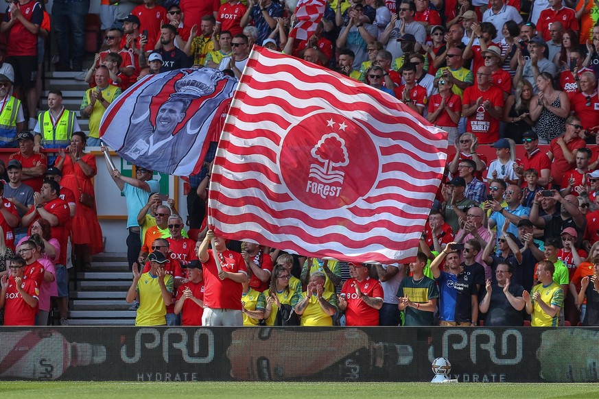 Premier League Nottingham Forest v West Ham United Nottingham Forest fans fly banners before kick off Nottingham City Ground Nottinghamshire United Kingdom Copyright: xGarethxEvans/NewsxImagesx