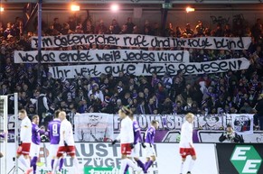Der verstörende Schriftzug im Auener Fanblock.