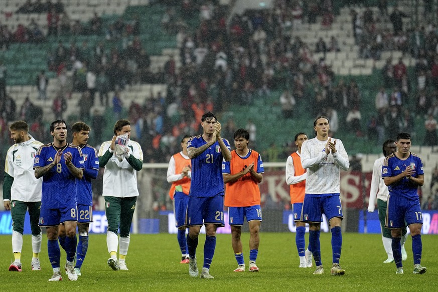 epa13269588 Italian players react after winning the UEFA Nations League soccer match between Turkey and Italy in Bursa, Turkey, 28 September 2026. EPA/STRINGER