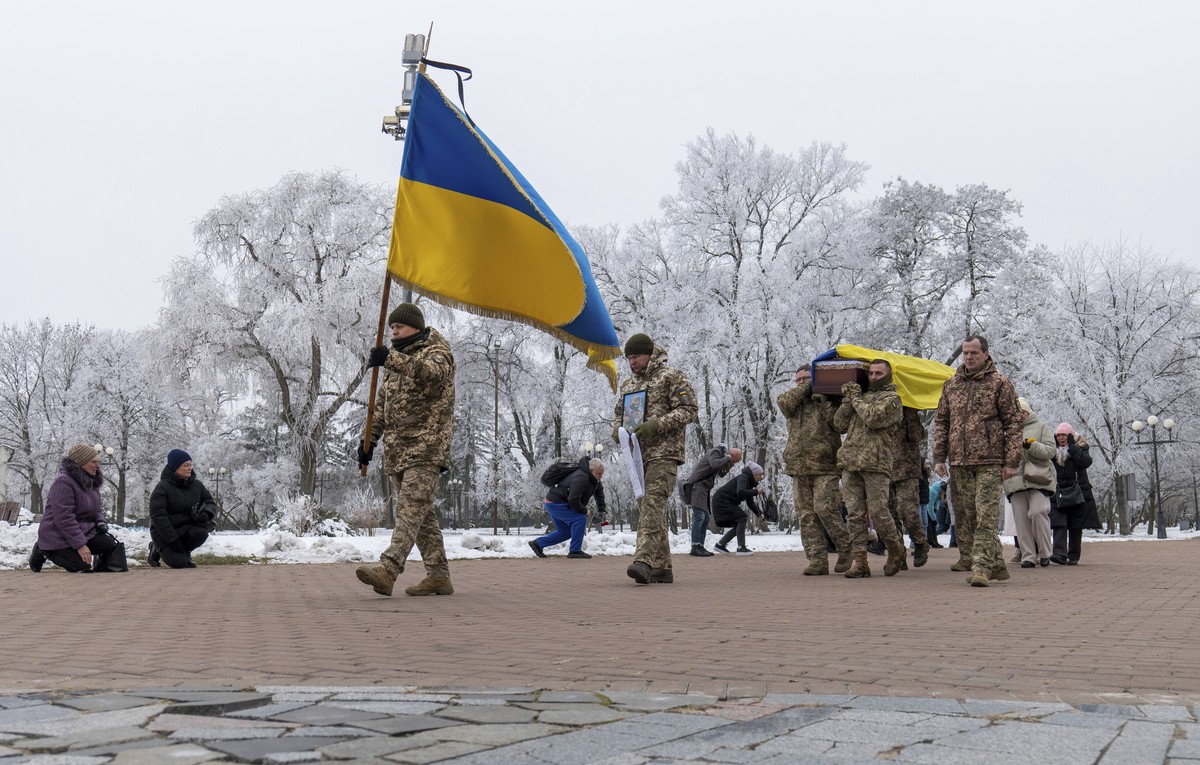 Fellow soldiers carry a coffin of leading actor of the music and drama theatre Petro Velykiy, 48, who was killed in a battle with the Russian troops in Russia's Kursk region, during farewell cere ...