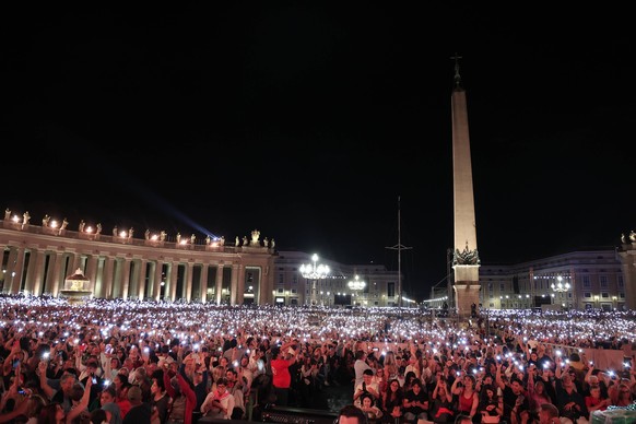 Concert for the Meeting on Human Fraternity art the Vatican VATICAN CITY, VATICAN, SEPTEMBER 13: Spectators attend the free concert Grace of the World on the occasion of the World Meeting on Human Fra ...