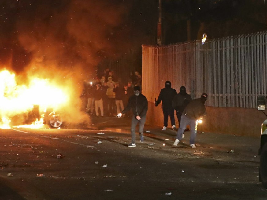 In Londonderry ist es in der Nacht auf Freitag zu Unruhen gekommen.