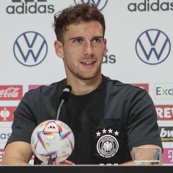 IMAGO / Zink

31.05.2022 - Fussball - DFB - Nationalmannschaft Deutschland - Pressekonferenz Herzogenaurach - / HMB / JuBe - Leon Goretzka *** 31 05 2022 football DFB national team Germany press confe ...