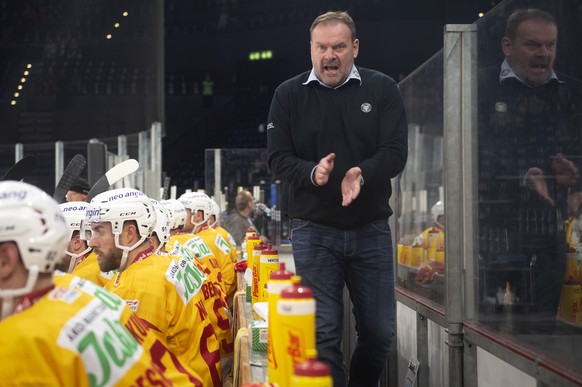 ARCHIVBILD ZUR VERTRAGSVERLAENGERUNG ZWISCHEN DEN SCL TIGERS UND HEAD COACH HEINZ EHLERS, AM DIENSTAG, 20. NOVEMBER 2018 ---- Langnaus Trainer Heinz Ehlers im Eishockey Meisterschaftsspiel der Nationa ...