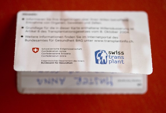 ZUR HEUTE VORGESTELLTEN KAMPAGNE DES BUNDESAMTES FUER GESUNDHEIT «REDE UEBER ORGANSPENDE» STELLEN WIR IHNEN AM DIENSTAG, 6. SEPTEMBER 2016, FOLGENDES ARCHIVBILD ZUR VERFUEGUNG - Organ donor card of Sw ...