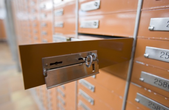 Safe deposit boxes in the vault of a Swiss bank, pictured in January 2009. (KEYSTONE/Gaetan Bally)

Schliessfaecher im Tresorraum einer Schweizer Bank, aufgenommen im Januar 2009. (KEYSTONE/Gaetan Bal ...