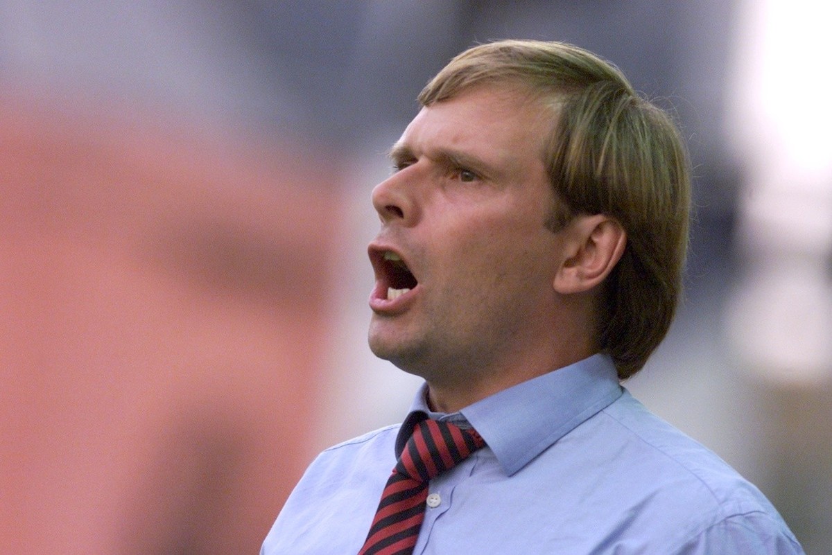 L'entraineur du FC Neuchatel Xamax Alain Geiger n'est pas tres apprecier par le financier italien Gian-Paolo Bonara, qui souhaite financer le club Neuchatelois. Ici Alain Geiger lors de la r ...