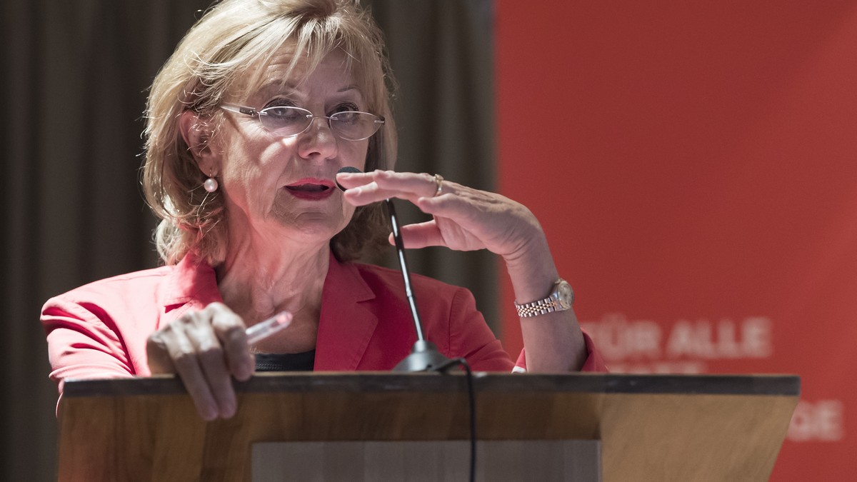Susanne Leutenegger Oberholzer (SP-Wirtschaftsexpertin) spricht anlaesslich der "Kick-off-Veranstaltung zum SP-Wirtschaftskonzept" am Samstag, 26. August 2017 in Bern. (KEYSTONE/Lukas Lehman ...