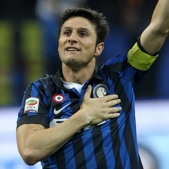 Bildnummer: 10540121 Datum: 06.05.2012 Copyright: imago/Anan Sesa
Javier Zanetti Inter Celebration - Milano 06/05/2012 - Serie A 2011/2012 - Inter Mailand vs. AC Milan - PUBLICATIONxNOTxINxITAxFRA Pa ...