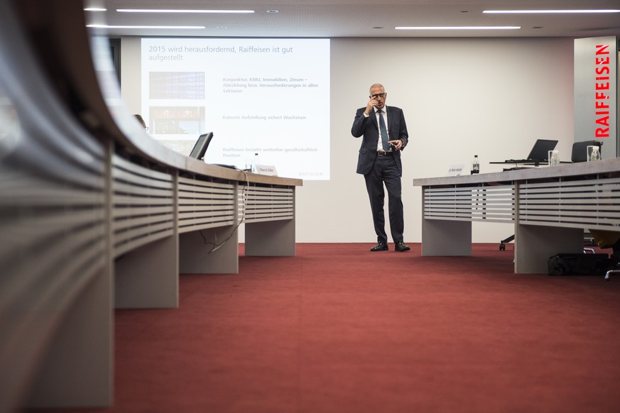Mächtig und einsam an der Spitze: Ex-Raiffeisen-CEO Pierin Vincenz bei der Bilanzmedienkonferenz 2015.