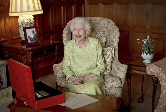 In this handout image released by Buckingham Palace on Feb. 6, 2022, Britain&#039;s Queen Elizabeth II is photographed at Sandringham House to mark the start of Her Majesty&#039;s Platinum Jubilee Yea ...