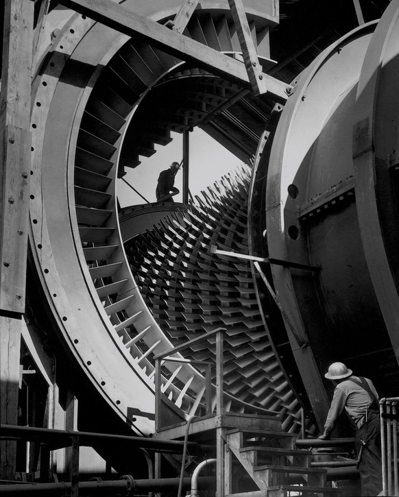 11-stage compressor
Historical view from Ames 8-foot Supersonic Wind Tunnel construction. View of the 11-stage compressor. May 20, 1955

https://www.nasa.gov/image-detail/unknown-film-sba-settings-neu ...