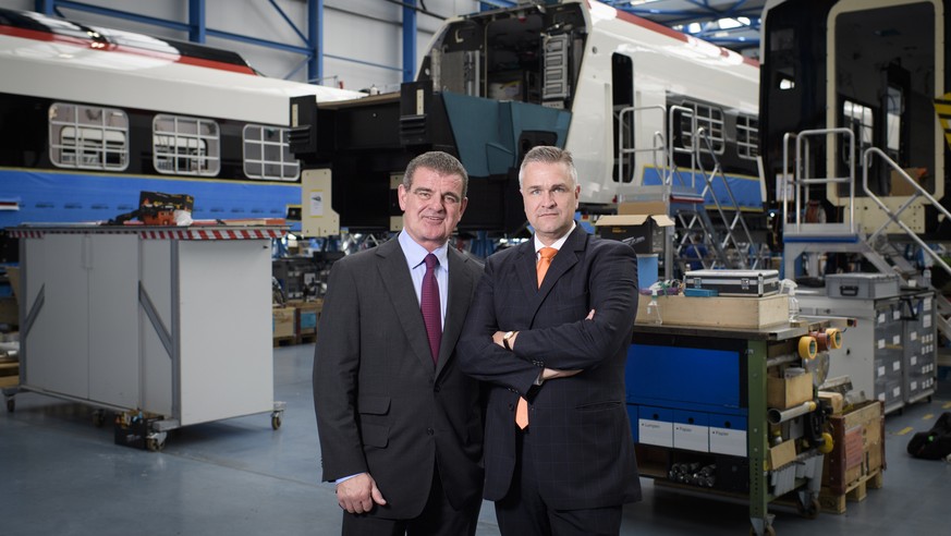 Thomas Ahlburg, designierter CEO der Stadler Rail Group, rechts, und Peter Spuhler, bisheriger CEO, aufgenommen am Mittwoch, 20. September 2017, am Hauptsitz in Bussnang. Wie das Unternehmen mitteilt, ...