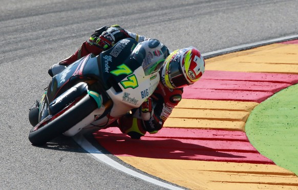 epa06223985 Swiss Moto2 rider Dominique Aegerter, Kiefer Racing, competes in Aragon Grand Prix at Motorland circuit in Alcaniz, Teruel, Spain, 24 September 2017. EPA/Javier Cebollada