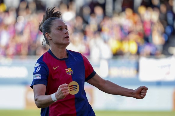 epa12043266 FC Barcelona&#039;s Ewa Pajor celebrates after scoring her team&#039;s first goal during their UEFA Women&#039;s Champions Leage first leg semi final match at Johan Cruyff stadium in Sant  ...