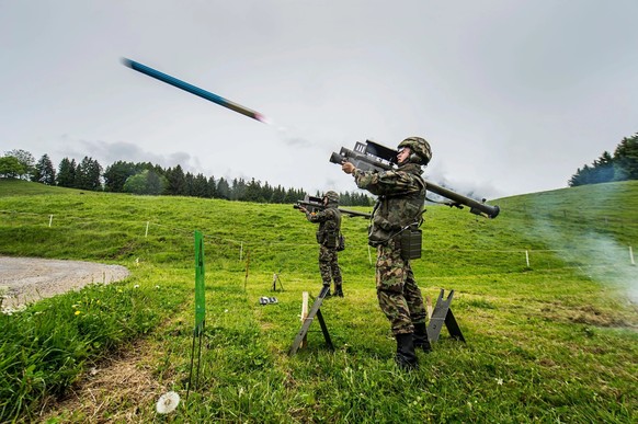 Die Einmannlenkwaffe Stinger aus den 1990er-Jahren ist eines von zwei Luftabwehrmitteln der Schweiz.