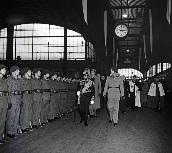 Ankunft von Haile Selassie 1954 in Basel.
http://doi.org/10.3932/ethz-a-000501668