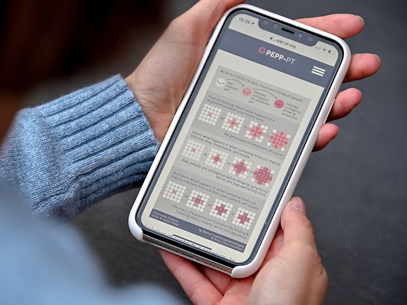 Sogenannte Contact-Tracing-Apps - im Bild das europäische Projekt &quot;Pepp-PT&quot; - sollen die Corona-Pandemie eindämmen. Die Staatspolitische Kommission des Nationalrats (SPK) fordert vor dem Ein ...
