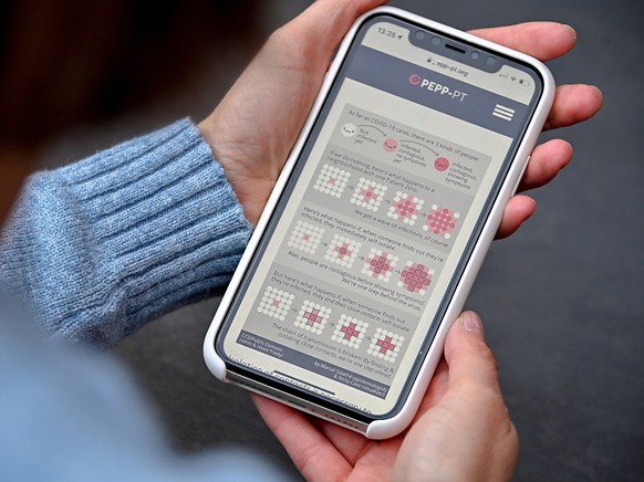 Sogenannte Contact-Tracing-Apps - im Bild das europÃ¤ische Projekt &quot;Pepp-PT&quot; - sollen die Corona-Pandemie eindÃ¤mmen. Die Staatspolitische Kommission des Nationalrats (SPK) fordert vor dem E ...