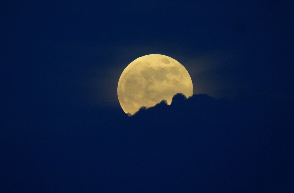 A view of the moon, seen from Naypyitaw, Myanmar, Thursday, Oct. 17, 2024. (AP Photo/Aung Shine Oo)