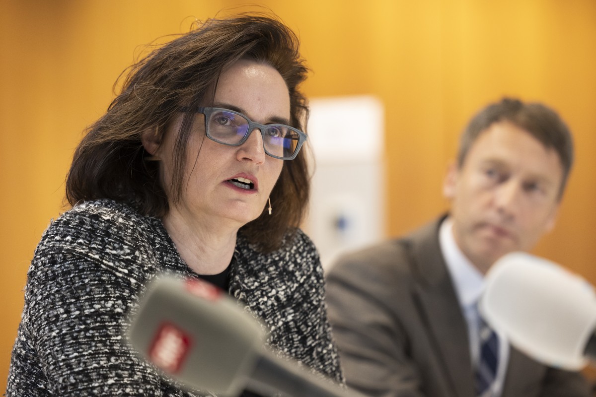 Marlene Amstad, VR-Praesidentin FINMA, spricht waehrend einer Medienkonferenz, am Mittwoch, 5. April 2023 in Bern. (KEYSTONE/Peter Klaunzer)