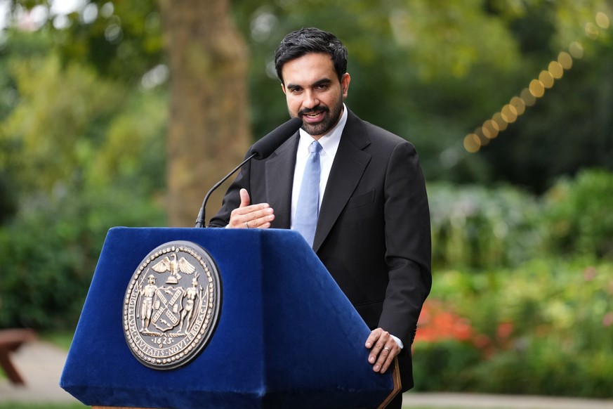 New York City Mayor Zohran Mamdani speaks to media after his meeting with President Donald Trump, Monday, Sept. 21, 2026, in New York. (AP Photo/Adam Gray)
Zohran Mamdani
