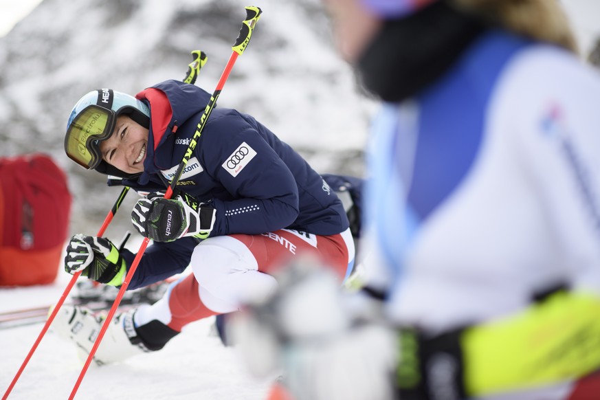 Die Schweizer Skirennfahrerin Wendy Holdener, aufgenommen im Training, am Mittwoch, 25. Oktober 2017, auf der Diavolezza, Pontresina. Die Schweizer Skifahrer treten kommendes Wochenende zum ersten Wel ...