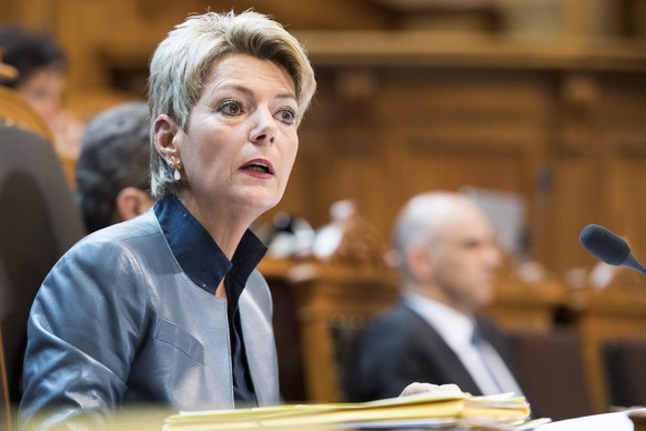 ARCHIVBILD - ZUR FDP-BUNDESRATSKANDIDATIN KARIN KELLER-SUTER STELLEN WIR IHNEN FOLGENDES BILDMATERIAL ZUR VERFUEGUNG - Karin Keller-Sutter, FDP-SG, spricht an der Herbstsession der Eidgenoessischen Ra ...