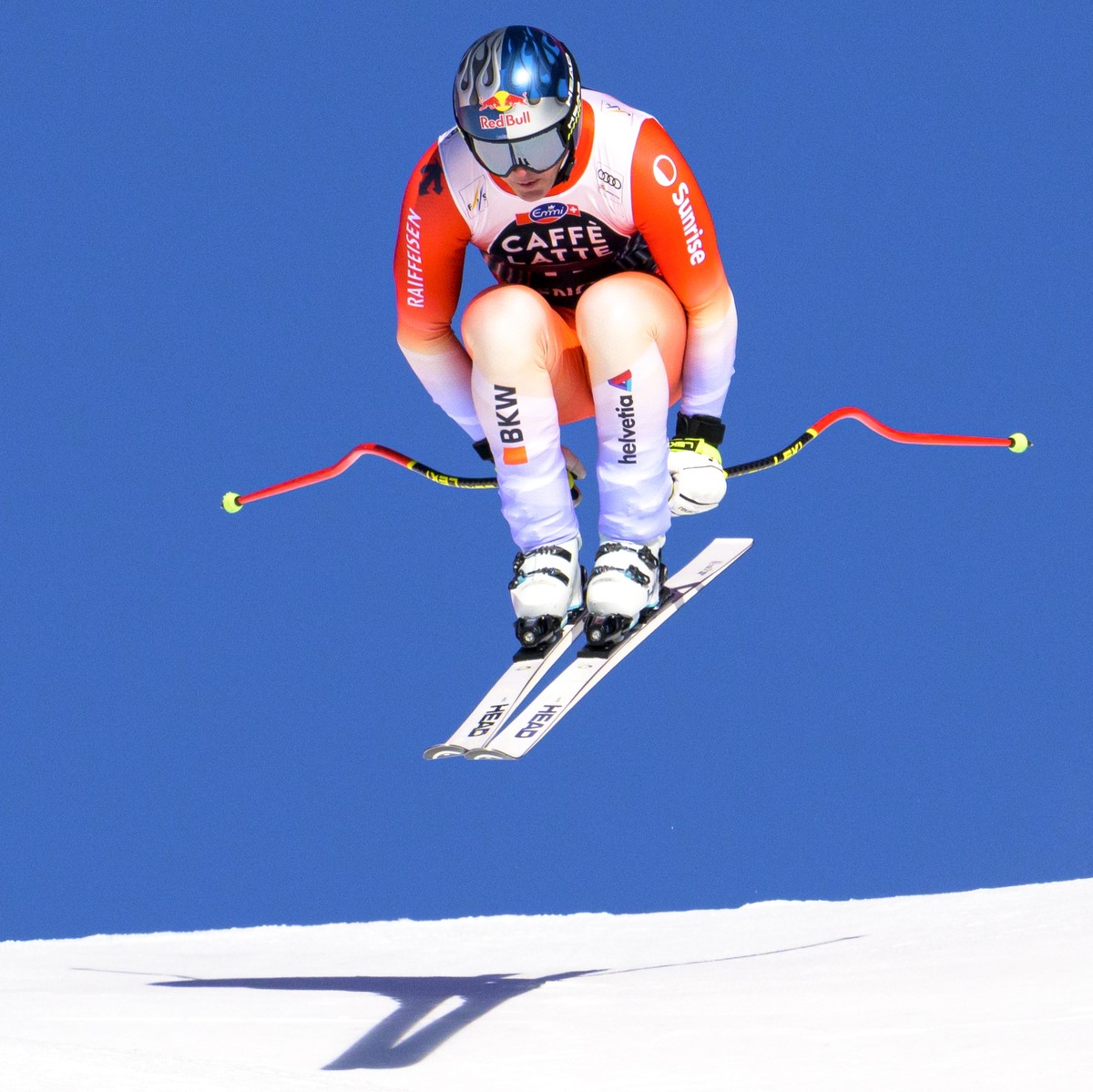 epa11833449 Franjo von Allmen of Switzerland in action during the Men's Downhill race at the FIS Alpine Skiing World Cup in Wengen, Switzerland, 18 January 2025. EPA/JEAN-CHRISTOPHE BOTT