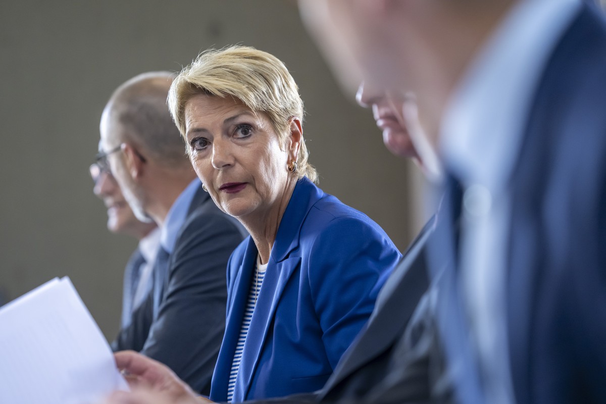 Bundesraetin Karin Keller-Sutter, Departementsvorsteherin EFD, an einer Medienkonferenz des Bundesamts fuer Zoll und Grenzsicherheit zum Abschluss des Digitalisierungs- und Transformationsprogramms Da ...