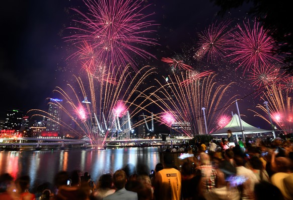epa08095795 Fireworks explode over Sydney Harbour during the Family Fireworks as part of New Year&#039;s Eve celebrations in Sydney, Australia, 31 December 2019. The smaller firework is launched at 9p ...