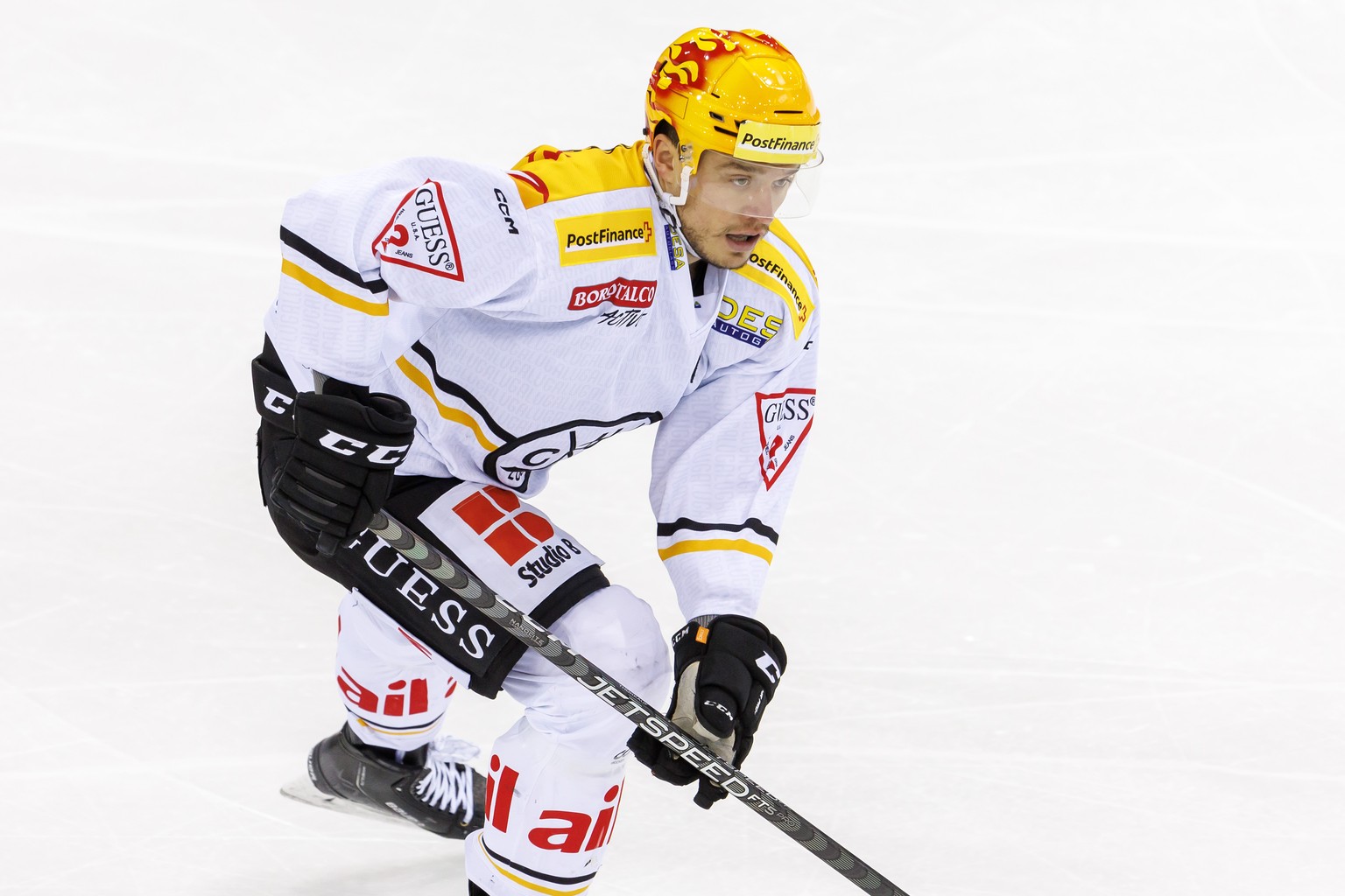 Lugano&#039;s forward Calvin Thuerkauf in action, during a National League regular season game of the Swiss Championship between Geneve-Servette HC and HC Lugano, at the ice stadium Les Vernets, in Ge ...