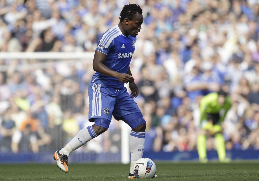 Chelsea&#039;s Michael Essien plays against Tottenham Hotspur during their English Premier League soccer match at Stamford Bridge, London, Saturday, March 24, 2012. (AP Photo/Sang Tan) WO SPIELT HEUTE ...