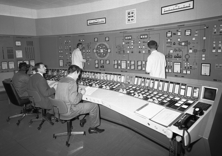 Der Kommandoraum des Versuchsatomkraftwerks Lucens im Kanton Waadt, aufgenommen am 30. Januar 1968.